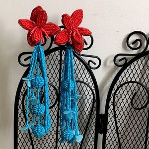 🖤NEW red & blue beaded long flower earrings